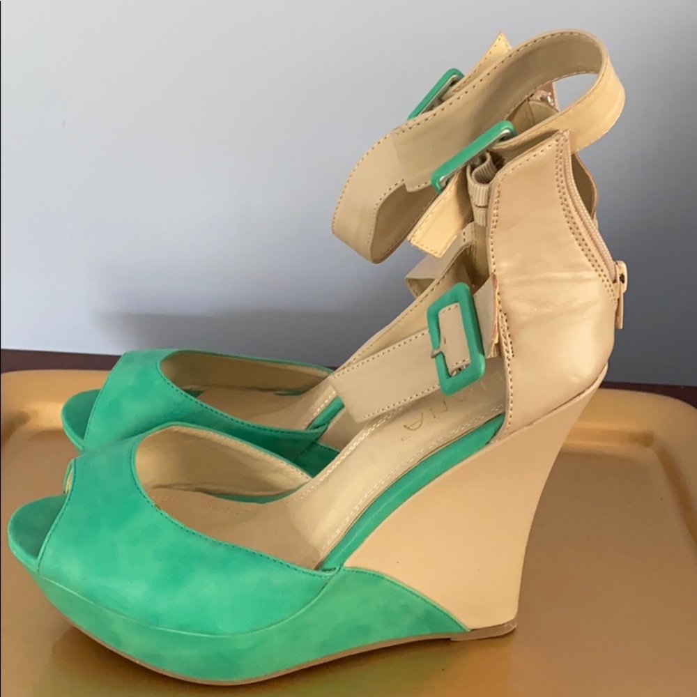 Cute women’s shoe size 11